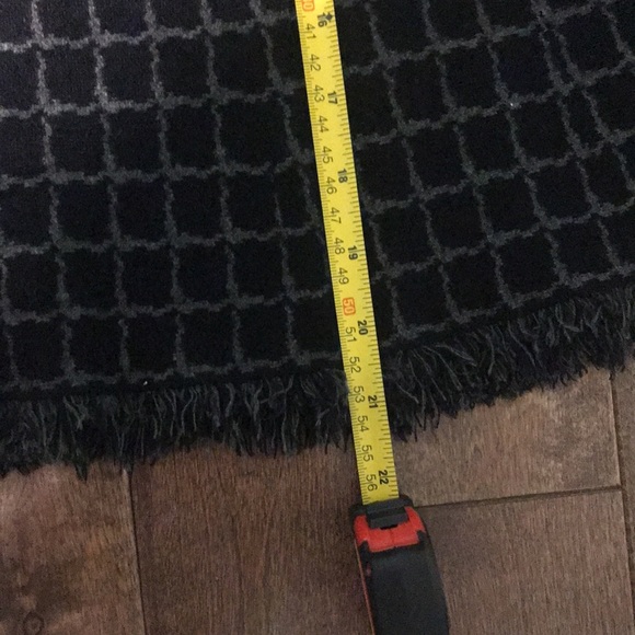 Black and grey patterned skirt - Picture 3 of 4